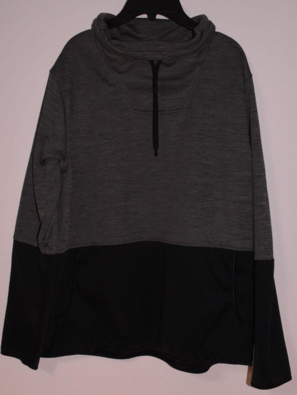 Columbia Sportswear Women's Grey and Black Hoodie